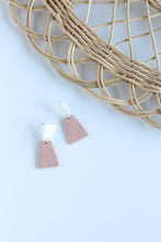 Load image into Gallery viewer, Avery
