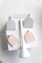 Load image into Gallery viewer, Ella
