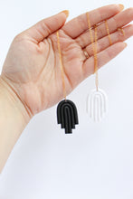 Load image into Gallery viewer, Abstract arch necklace

